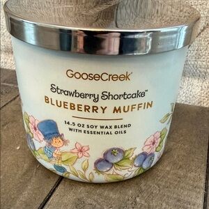 Goose Creek Strawberry Shortcake Collection Blueberry Muffin Candle
